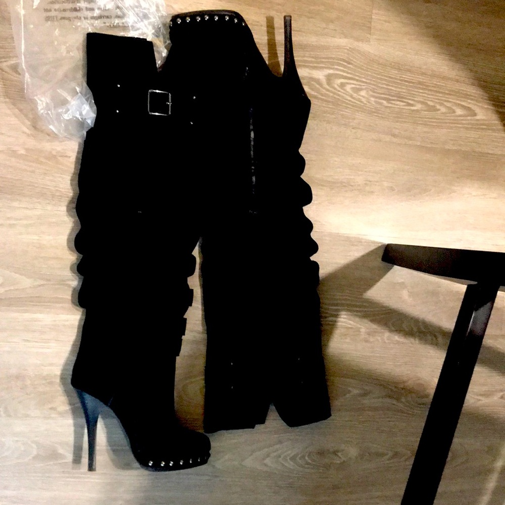 Knee boots